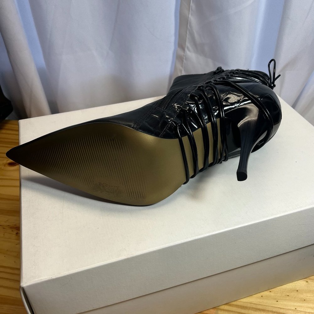COPY - CARLOS SANTANA BLACK LEATHER LACE UP ANKLE BOOTIES 7 NWT - Picture 6 of 6